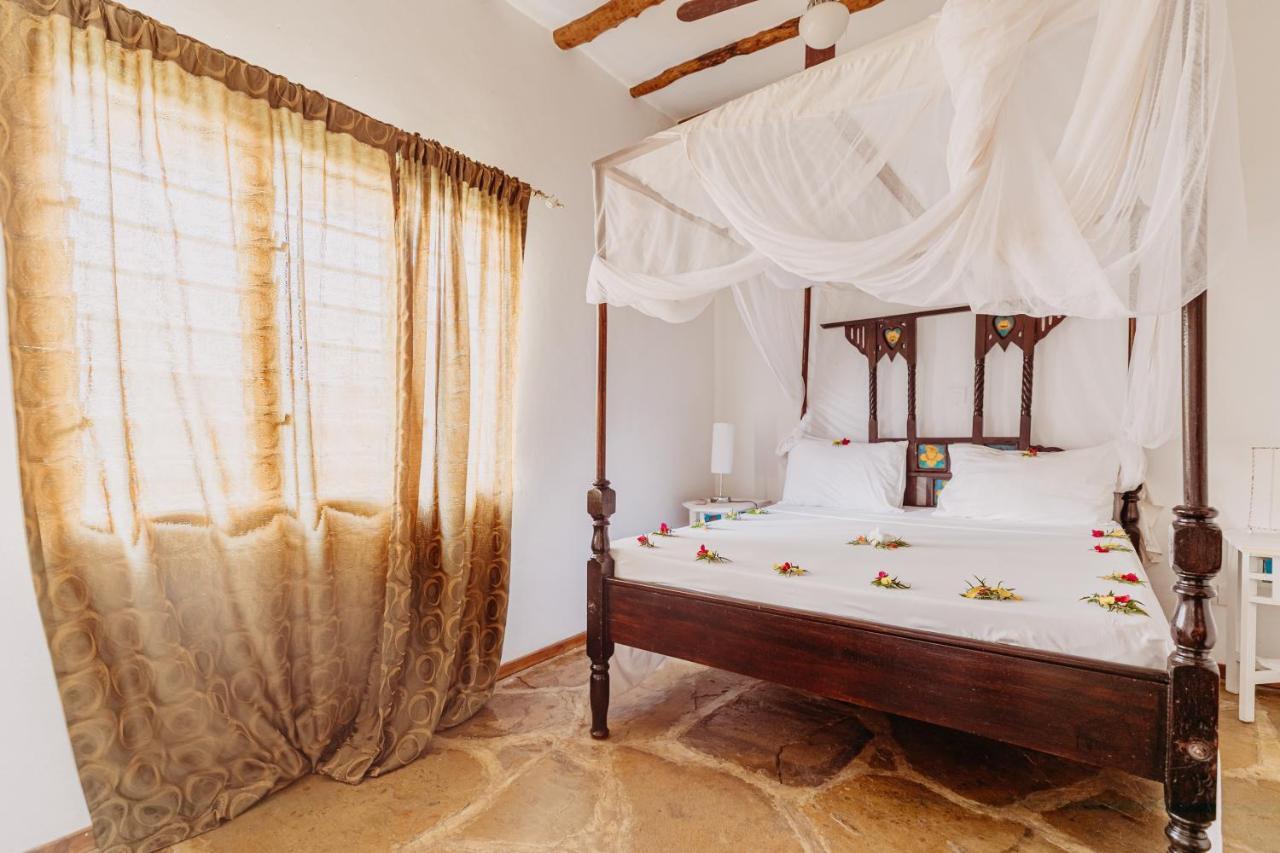 Malaika Beach Villas Malindi Exterior photo