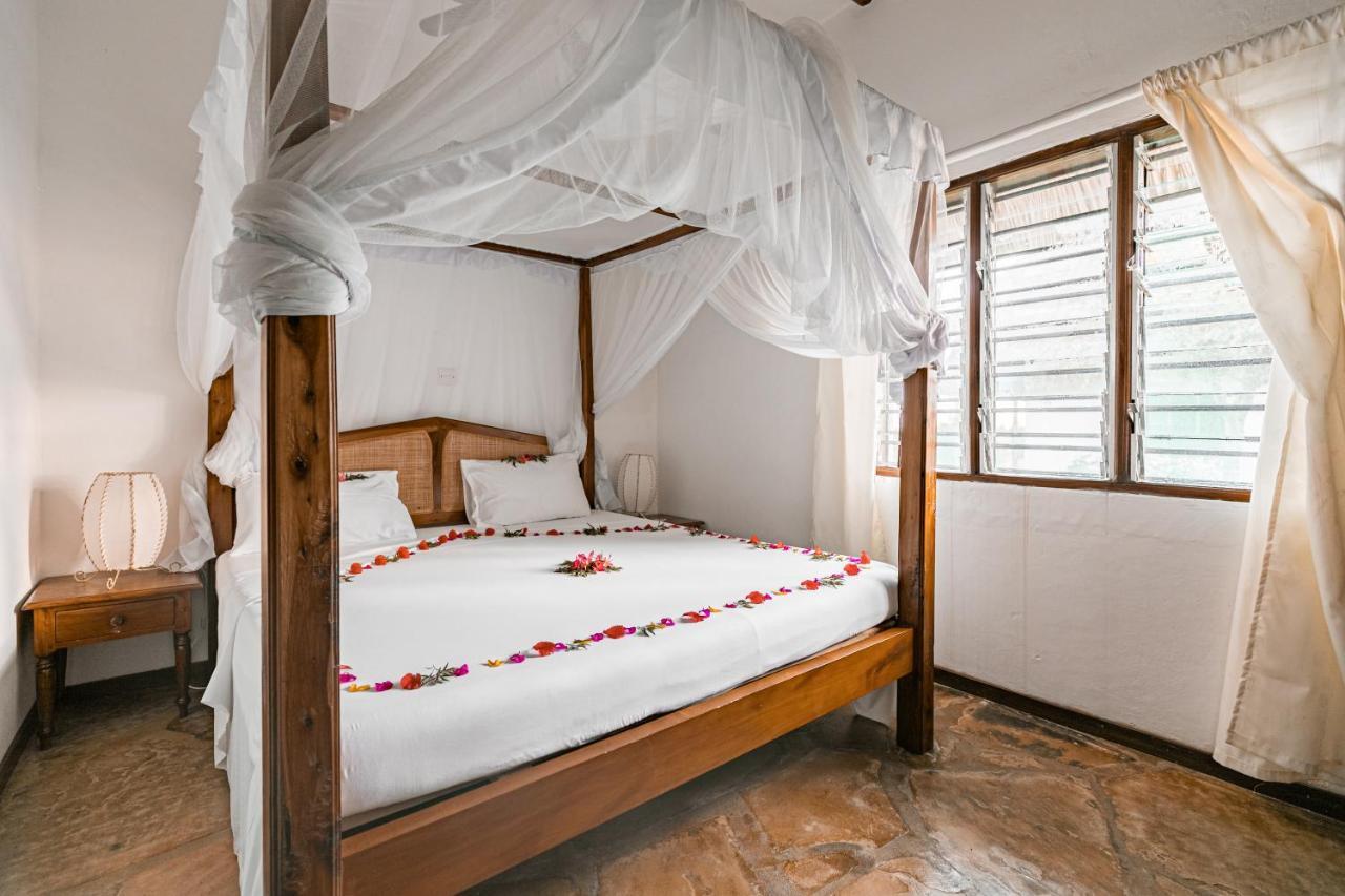 Malaika Beach Villas Malindi Exterior photo